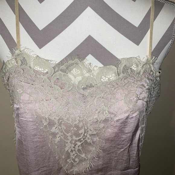 Ladies Listicle Bradshaw lace blush cami large nwt - Picture 2 of 9
